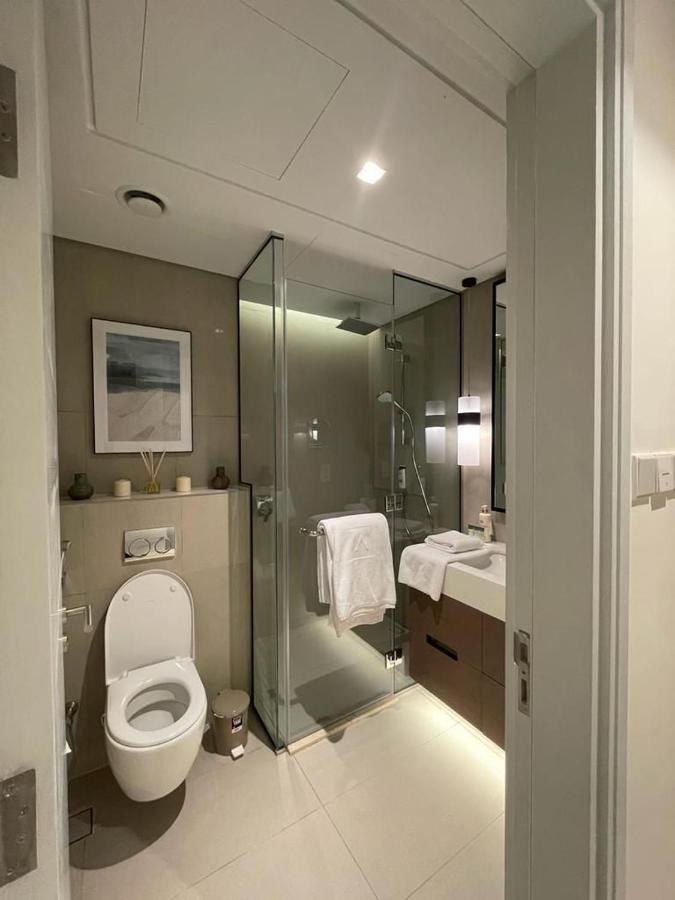 Apartment With Three Bedrooms At Address